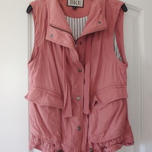 Sleeveless Twill Jacket